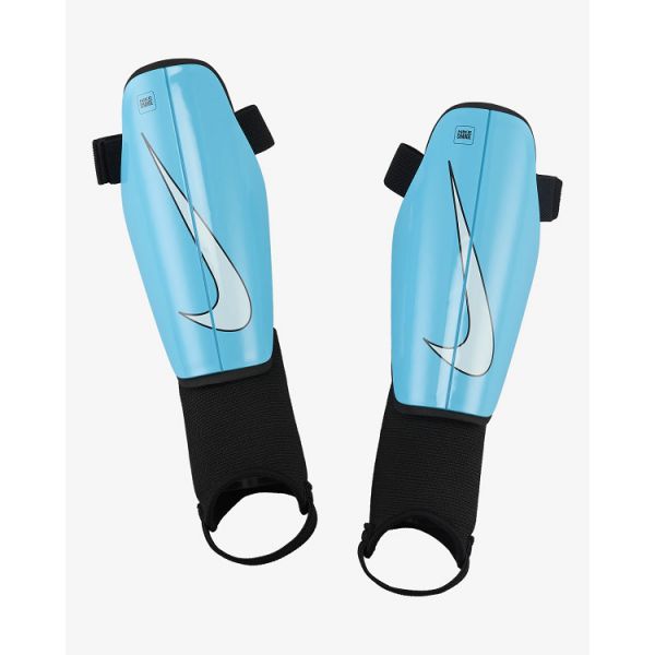 ESPINILLERAS NIKE CHARGE