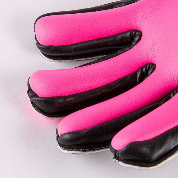 ONE NEGATIVE PINK SHADOW HO SOCCER